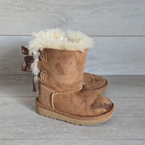 Ugg Ausralia Kids Girl Baily Cozy Tan  Boots with Bow Leather Sheepskin Sz 8 Tod